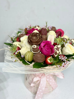 Sweet Symphony Dipped Strawberries Bouquet Chocolate-Dipped Berries Bunchilicious 