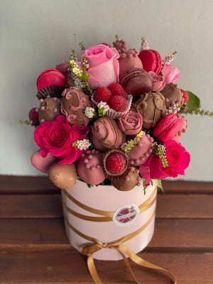 THE FABOO CHOCOLATE BLOOMS BOUQUET Chocolate-Dipped Berries Bunchilicious 