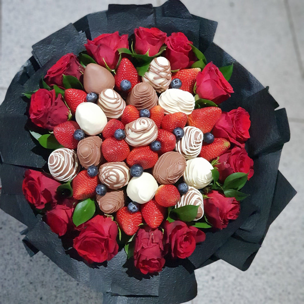 DUO SURPRISE CHOCOLATE STRAWBERRY BOUQUET Chocolate-Dipped Berries Bunchilicious 