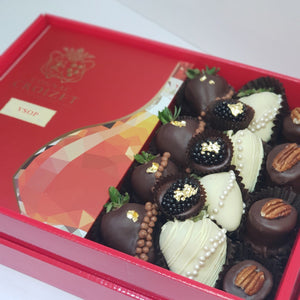Statement Gift Box with French Cognac, Fruit and Chocolate Bunchilicious 