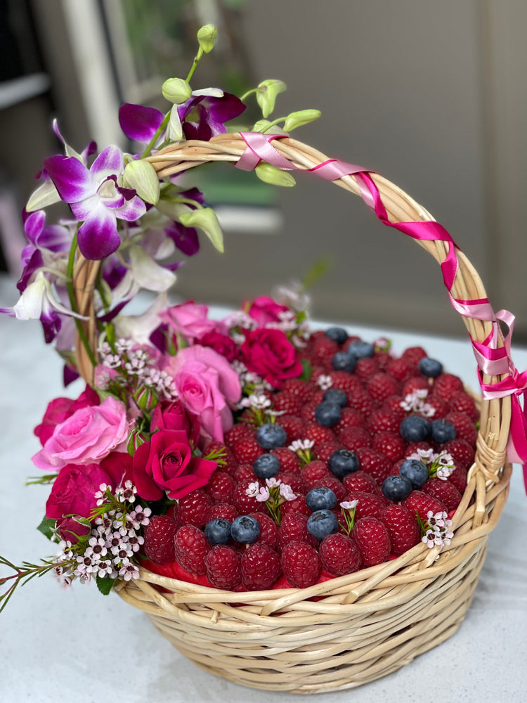 BERRY BLAST BASKET Fresh Fruit Bunchilicious Raspberry & Blueberry Gift Basket 