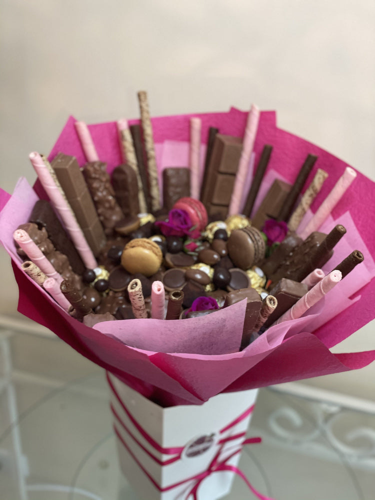 MACAROONS AND CHOCOLATE DELIGHT BOUQUET Chocolate Bunchilicious 
