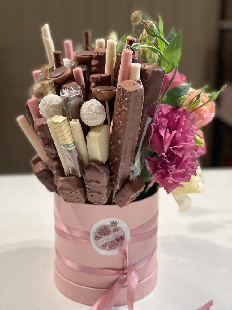 BEAUTY AND SWEET CHOCOLATE BOUQUET Chocolate Bunchilicious 
