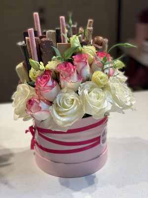 BEAUTY AND SWEET CHOCOLATE BOUQUET Chocolate Bunchilicious Medium size - For Her 