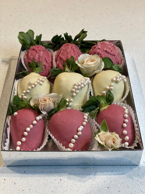 Chocolate Dipped Strawberries & Roses Gift Box Chocolate-Dipped Berries Bunchilicious White & Ruby Chocolate 