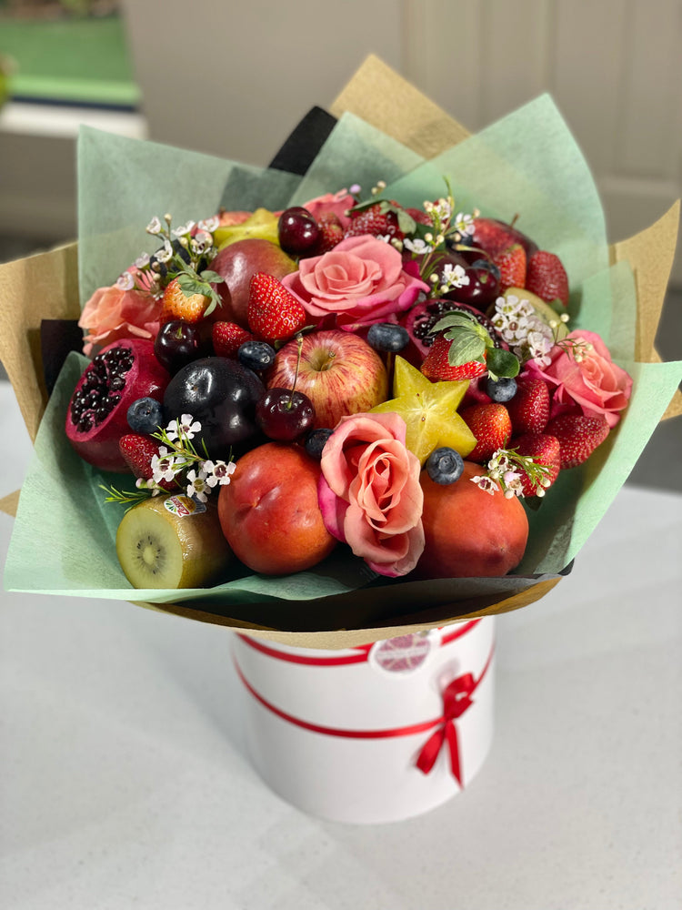 DEVILISHLY DELICIOUS FRUIT CHOCOLATE BOUQUET