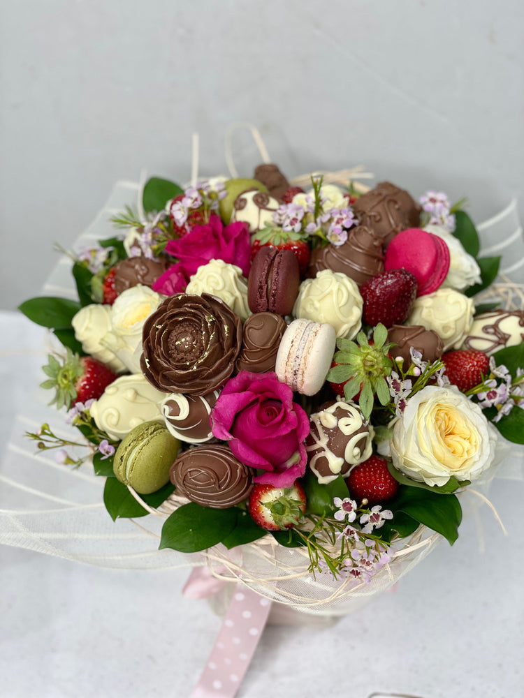 Sweet Symphony Dipped Strawberries Bouquet Chocolate-Dipped Berries Bunchilicious 