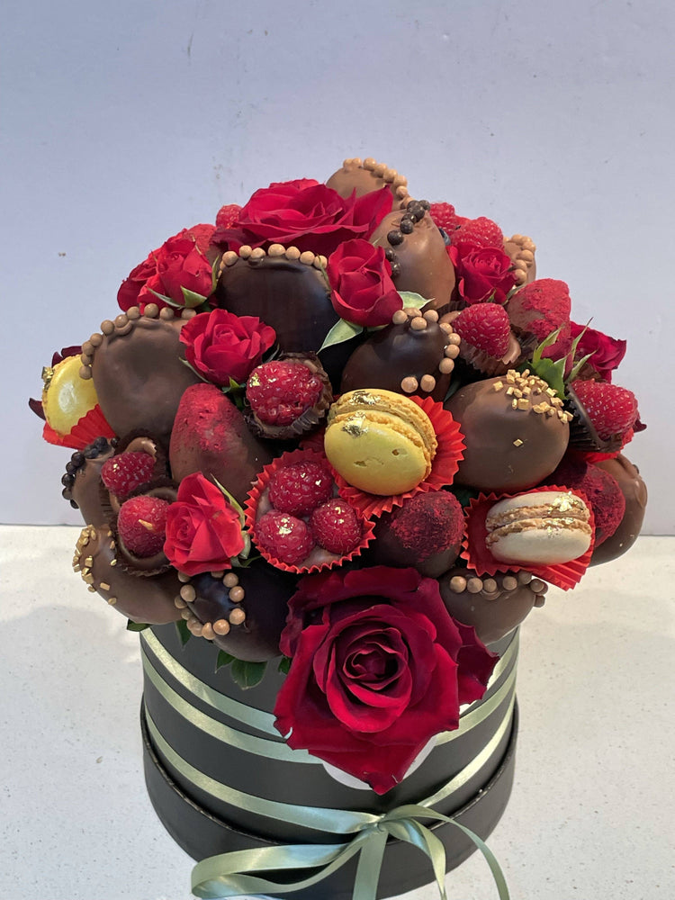 THE FABOO CHOCOLATE BLOOMS BOUQUET Chocolate-Dipped Berries Bunchilicious 