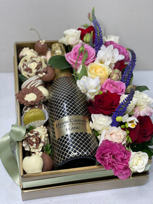 FLORAL INDULGENCE - FAMILY HAMPER Chocolate-Dipped Berries Bunchilicious Haute Couture French 750 ml Bubbles Blank Gift Hamper 